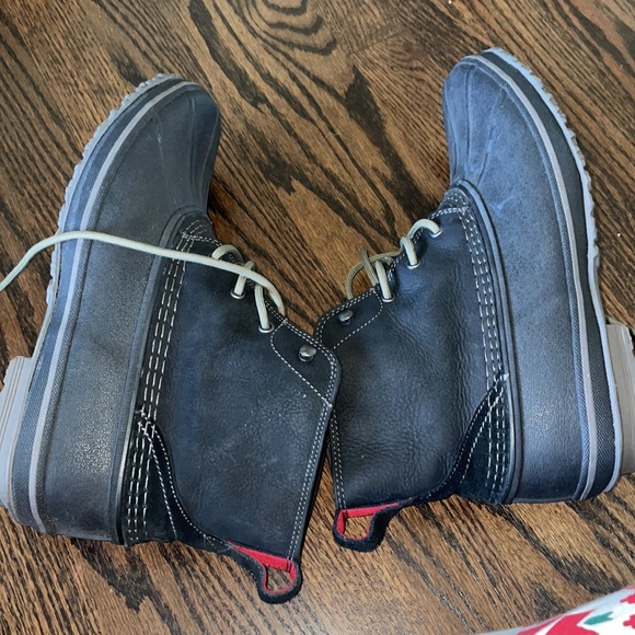 UGG Men's Zetik Black Waterproof Leather Boots - Picture 6 of 7